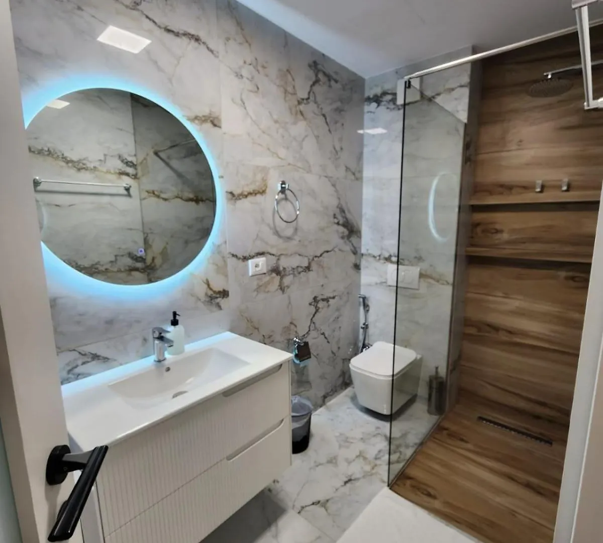 Orange City Center Apartment Tirana